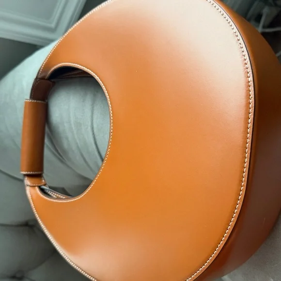 STAUD MOON SHOULDER BAG IN COGNAC LEATHER - Picture 4 of 9